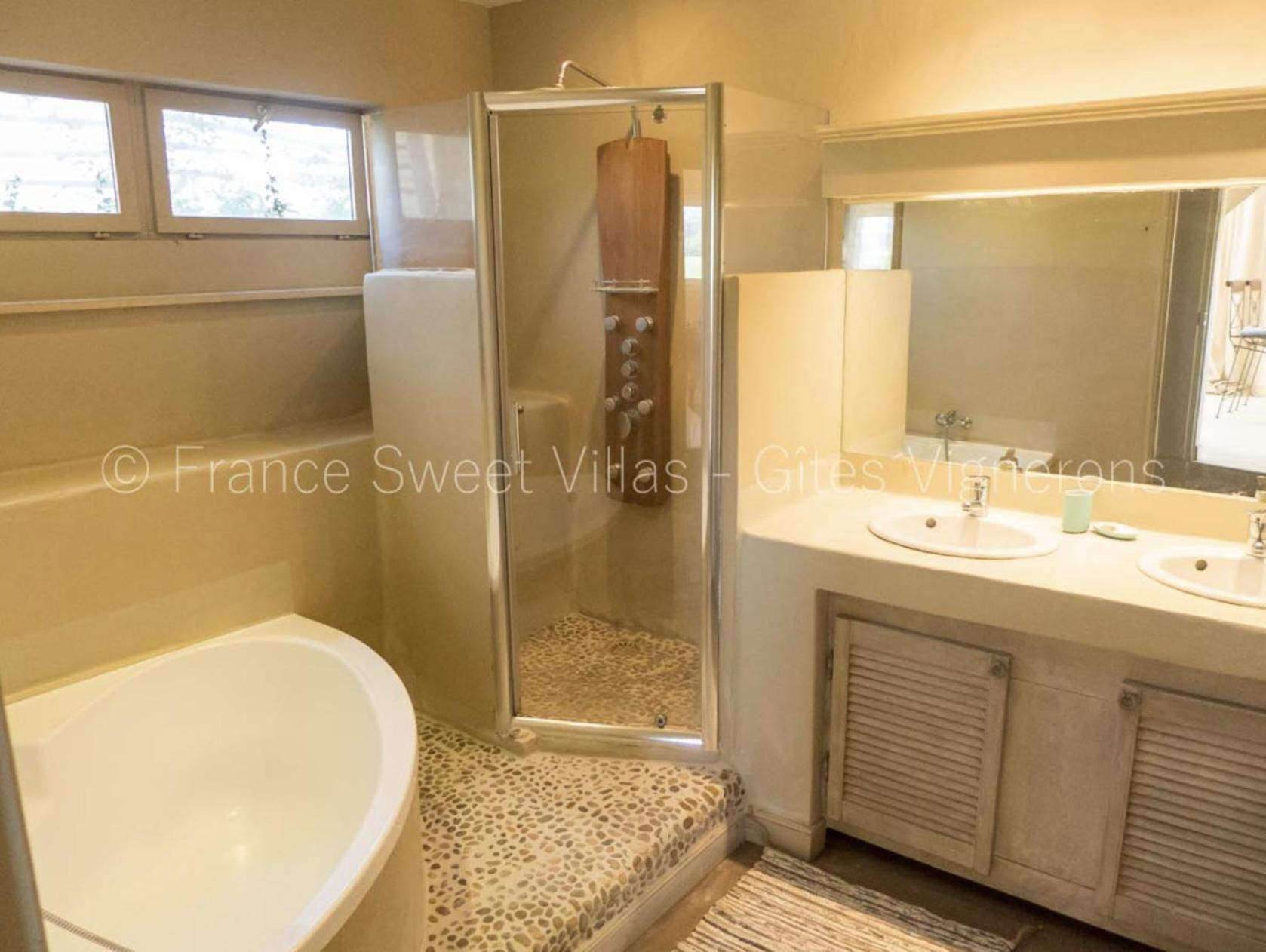 Suite Ou Chambre Privee A La Forge Des Cypres Loupia エクステリア 写真
